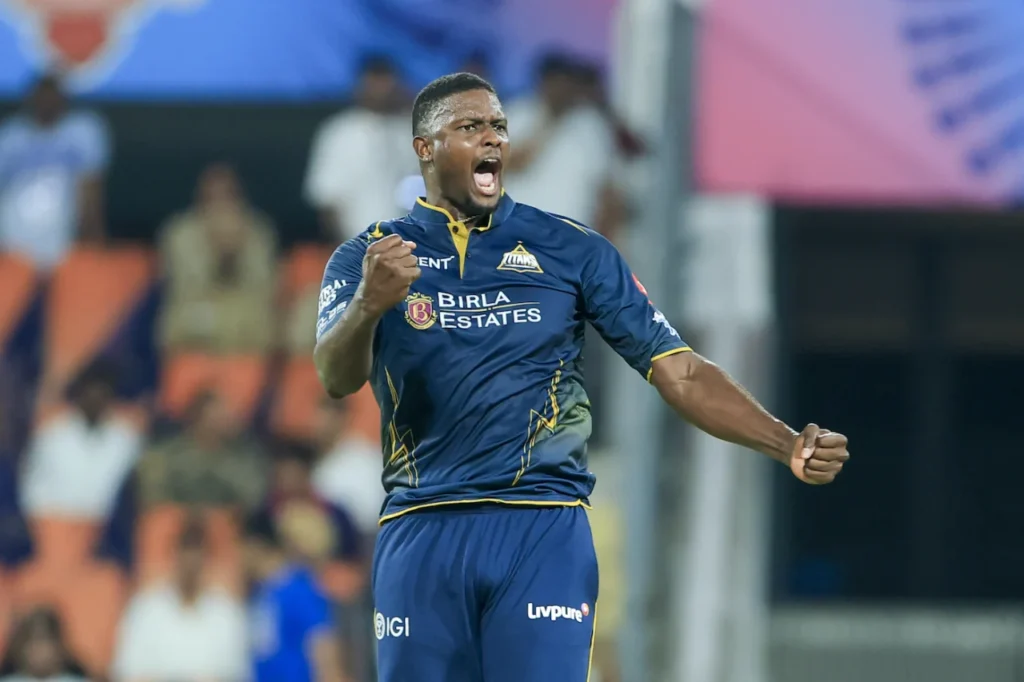 Best Economy Rate Bowlers in IPL 2026